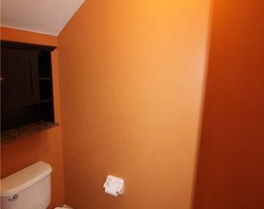 1056 Hampton Circle - Photo Thumbnail 11