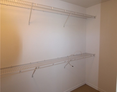 1056 Hampton Circle - Photo Thumbnail 17