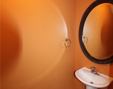 1056 Hampton Circle - Photo Thumbnail 12