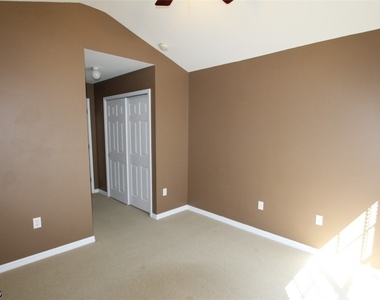 1056 Hampton Circle - Photo Thumbnail 7