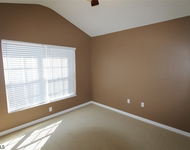 1056 Hampton Circle - Photo Thumbnail 8