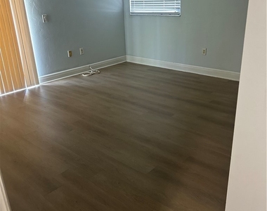 735 98th Avenue N - Photo Thumbnail 5