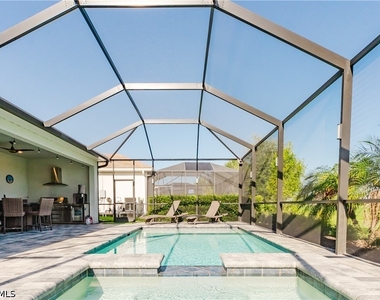 5959 Sunningdale Street - Photo Thumbnail 3