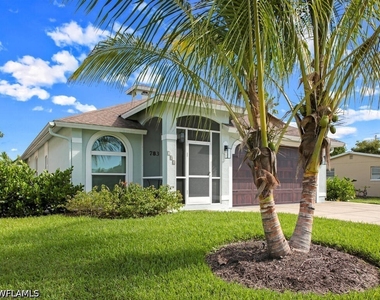 783 92nd Avenue N - Photo Thumbnail 3