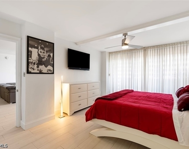 4005 Gulf Shore Boulevard N - Photo Thumbnail 10