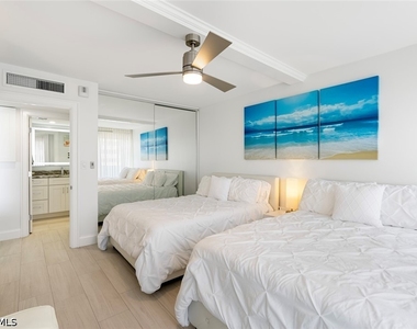 4005 Gulf Shore Boulevard N - Photo Thumbnail 15