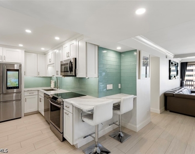 4005 Gulf Shore Boulevard N - Photo Thumbnail 2