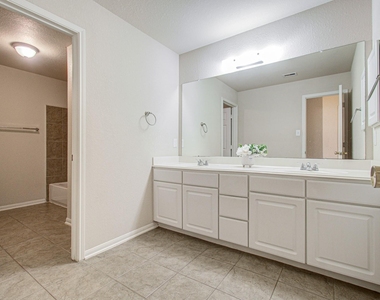 23714 Legacy Oak Street - Photo Thumbnail 37