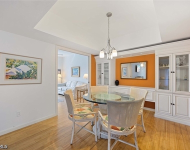 4251 Lake Forest Drive - Photo Thumbnail 12