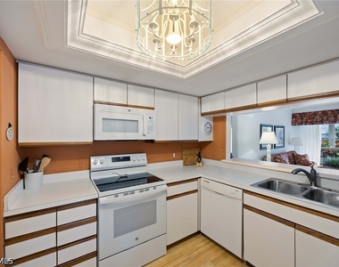 4251 Lake Forest Drive - Photo Thumbnail 14