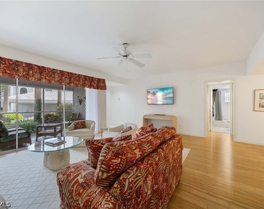4251 Lake Forest Drive - Photo Thumbnail 10