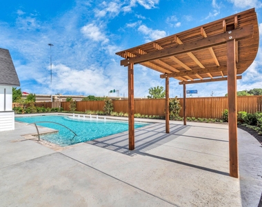 2715 Katri Way - Photo Thumbnail 31