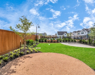 2715 Katri Way - Photo Thumbnail 37