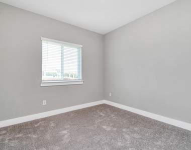 2715 Katri Way - Photo Thumbnail 24