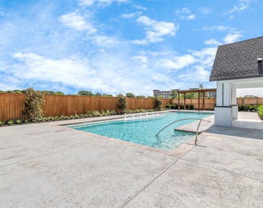 2715 Katri Way - Photo Thumbnail 34
