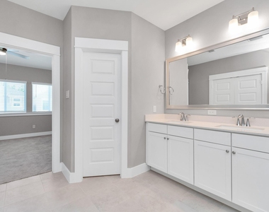 2715 Katri Way - Photo Thumbnail 21