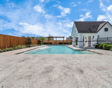 2715 Katri Way - Photo Thumbnail 33