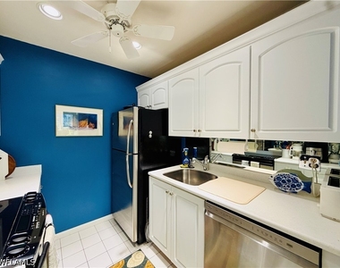 333 Harbour Drive - Photo Thumbnail 5
