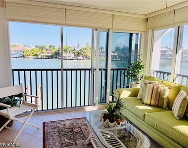 333 Harbour Drive - Photo Thumbnail 2