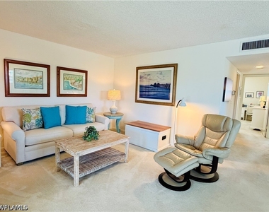 333 Harbour Drive - Photo Thumbnail 3