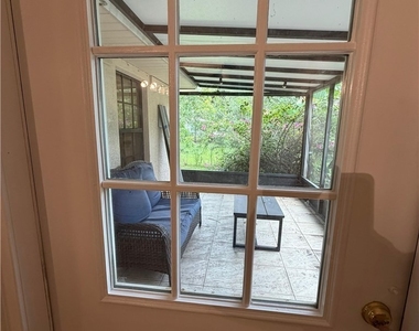 3260 72nd Avenue Ne - Photo Thumbnail 2