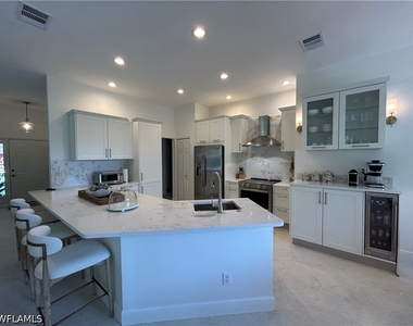 6703 Old Banyan Way - Photo Thumbnail 11