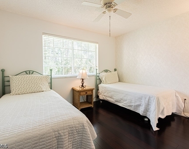 1230 Wildwood Lakes Boulevard - Photo Thumbnail 16
