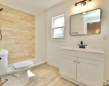 210 Sanford - Photo Thumbnail 13