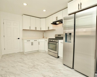 210 Sanford - Photo Thumbnail 5