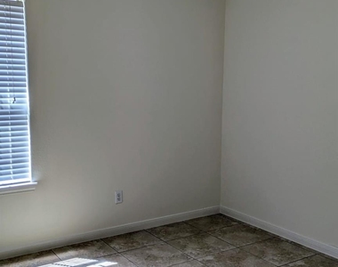 16310 Cole Bridge Lane - Photo Thumbnail 6