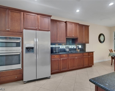 12731 Aviano Drive - Photo Thumbnail 7