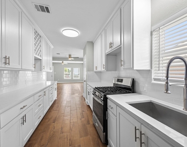 3916 Kennon Street - Photo Thumbnail 7