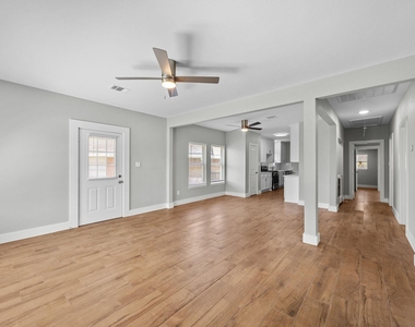 3916 Kennon Street - Photo Thumbnail 4