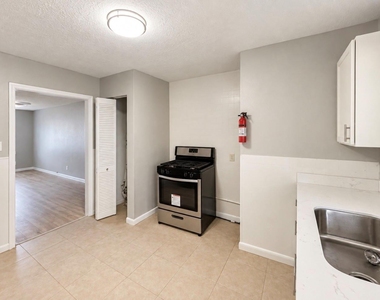 2409 Bastrop - Photo Thumbnail 5