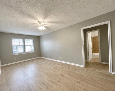 2409 Bastrop - Photo Thumbnail 6