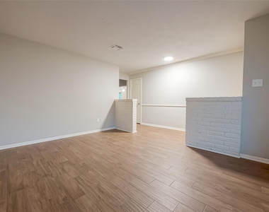 1406 Pinecroft Drive - Photo Thumbnail 4