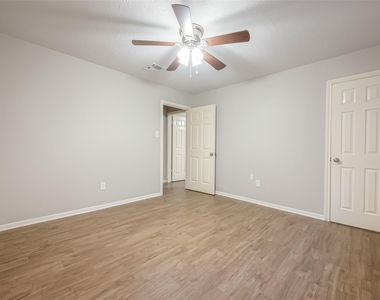 1406 Pinecroft Drive - Photo Thumbnail 30