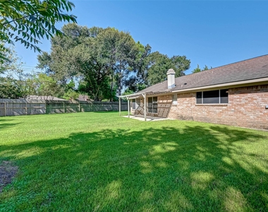 1406 Pinecroft Drive - Photo Thumbnail 29