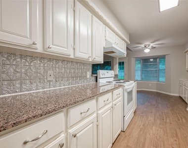 1406 Pinecroft Drive - Photo Thumbnail 15