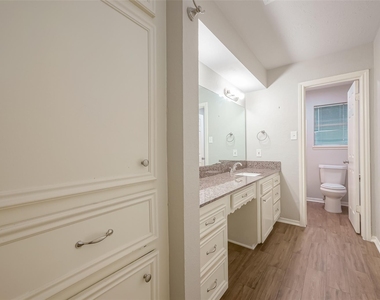1406 Pinecroft Drive - Photo Thumbnail 17