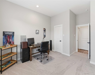417 Stonework Landing Lane - Photo Thumbnail 17