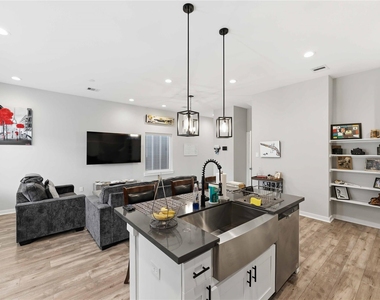 417 Stonework Landing Lane - Photo Thumbnail 7