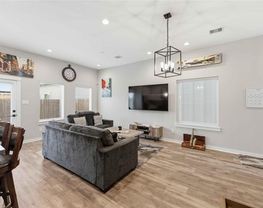 417 Stonework Landing Lane - Photo Thumbnail 8