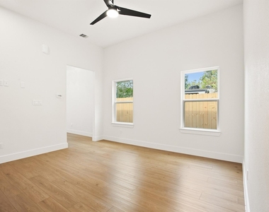 944 Lucky Street - Photo Thumbnail 12
