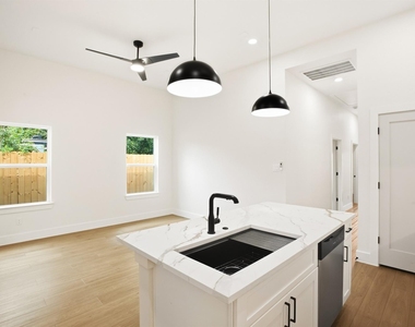 944 Lucky Street - Photo Thumbnail 11