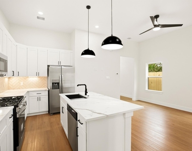 944 Lucky Street - Photo Thumbnail 9