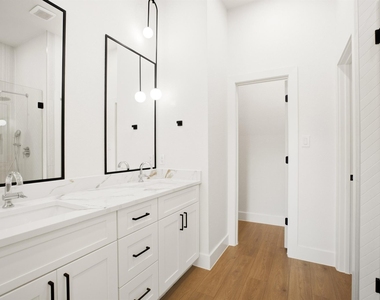 944 Lucky Street - Photo Thumbnail 15