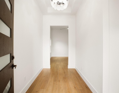 944 Lucky Street - Photo Thumbnail 4