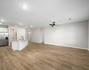 6015 Diamond Leaf Court - Photo Thumbnail 9