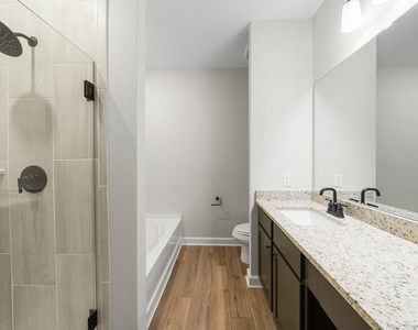 6015 Diamond Leaf Court - Photo Thumbnail 15